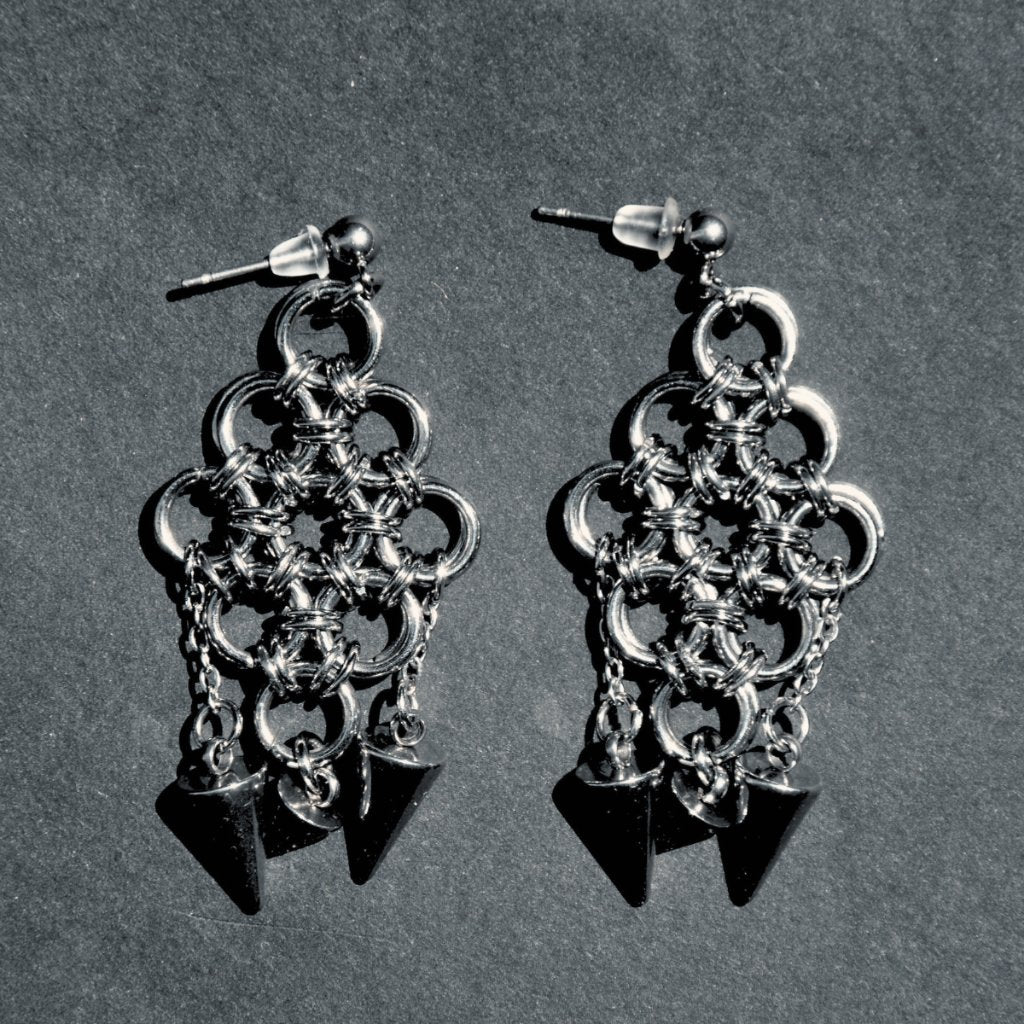 Graupel chainmaille earrings image 1