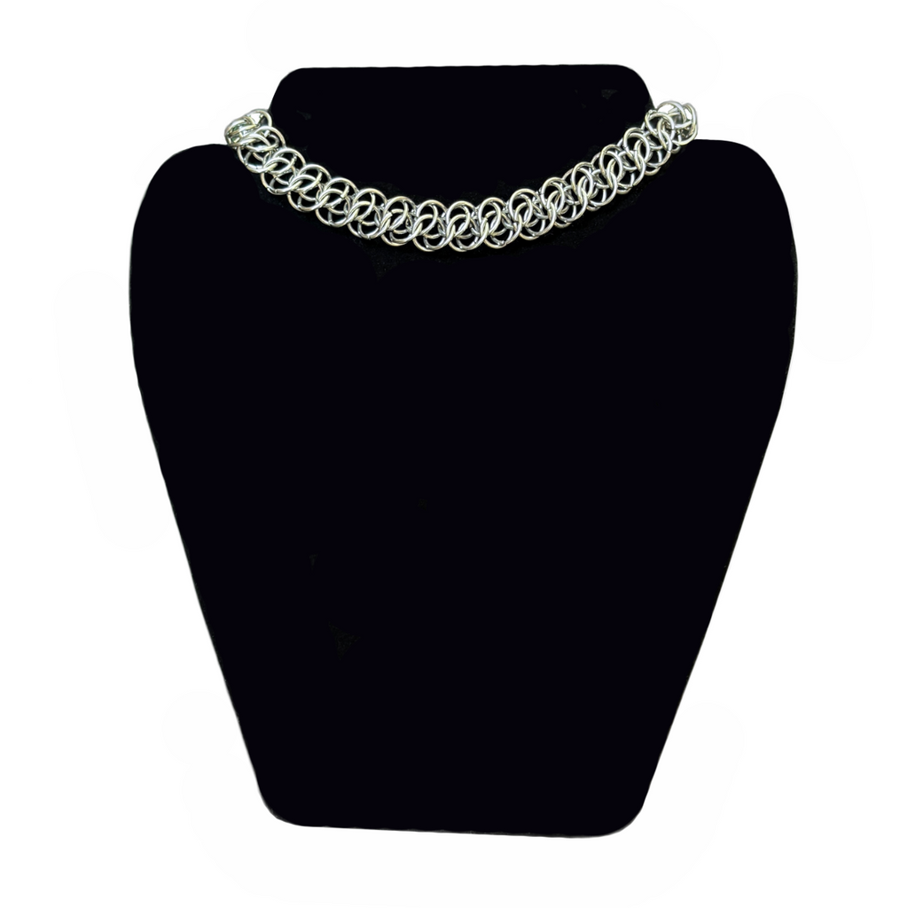 Siren chainmaille necklace image 1